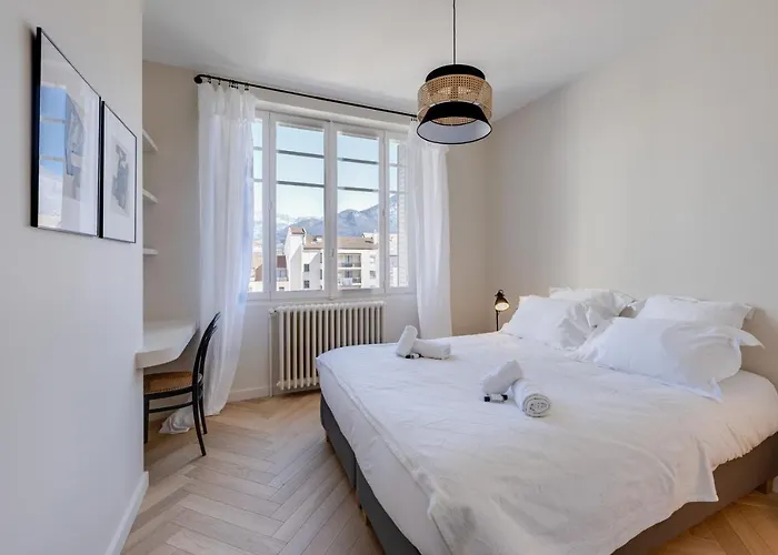 Le Haras 3 Bedroom Apartment In The Heart Of Annecy